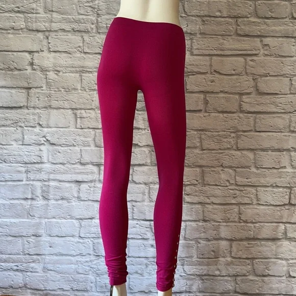 NWOT Magenta Pink Seamless Embellished Shirred Ankle Leggings OSFA - Picture 6 of 9
